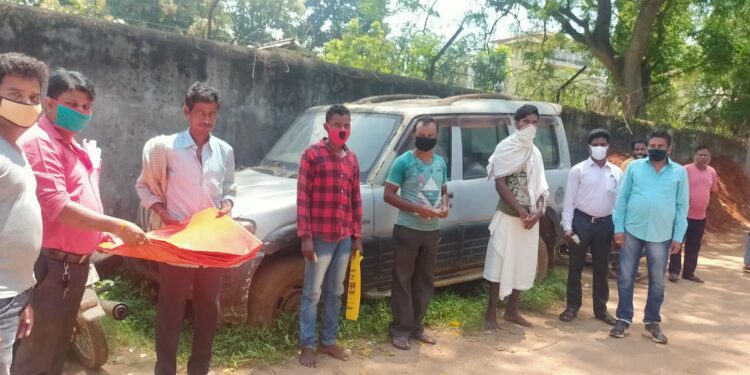 jamshedpur-rural-चाकुलिया आवासीय कार्यालय में विधायक समीर महंती ने छह जरूरतमंद परिवारों को किया आर्थिक सहयोग jamshedpur-rural-चाकुलिया आवासीय कार्यालय में विधायक समीर महंती ने छह जरूरतमंद परिवारों को किया आर्थिक सहयोग