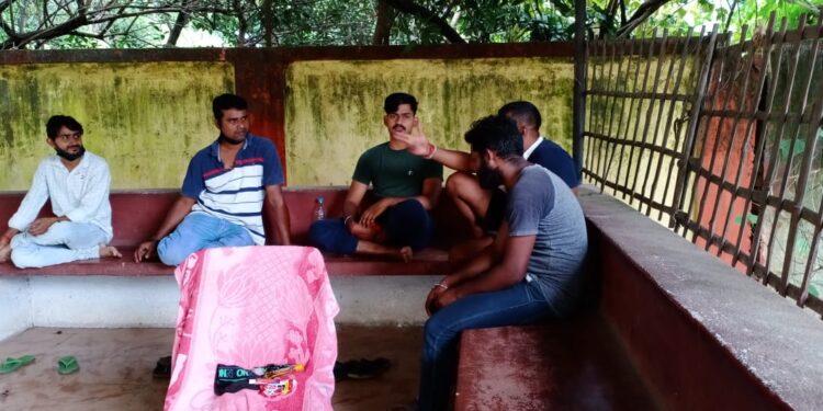 Adityapur-40 घंटे बाद भी मृत महिला का नहीं हुआ पोस्टमार्टम, परिजन परेशान Adityapur-40 घंटे बाद भी मृत महिला का नहीं हुआ पोस्टमार्टम, परिजन परेशान