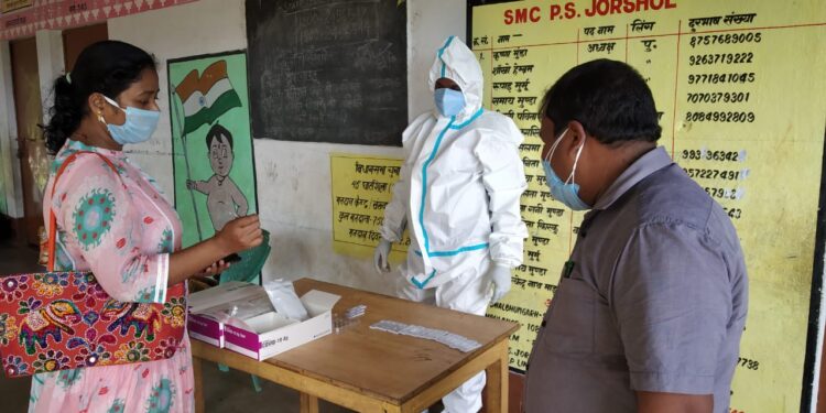 jamshedpur- rural-महुलीशोल और नूतनगढ़ क्वारंटाइन सेंटर का कार्यपालक दंडाधिकारी ने निरीक्षण किया, कोरोना जांच कराने में सहयोग करे ग्रामीण jamshedpur- rural-महुलीशोल और नूतनगढ़ क्वारंटाइन सेंटर का कार्यपालक दंडाधिकारी ने निरीक्षण किया, कोरोना जांच कराने में सहयोग करे ग्रामीण