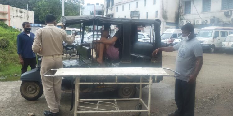 jamshedpur-road-accident-गैस टैंकर की चपेट में आने से बुजुर्ग साइकिल सवार हुआ घायल, टीएमएच में भर्ती jamshedpur-road-accident-गैस टैंकर की चपेट में आने से बुजुर्ग साइकिल सवार हुआ घायल, टीएमएच में भर्ती