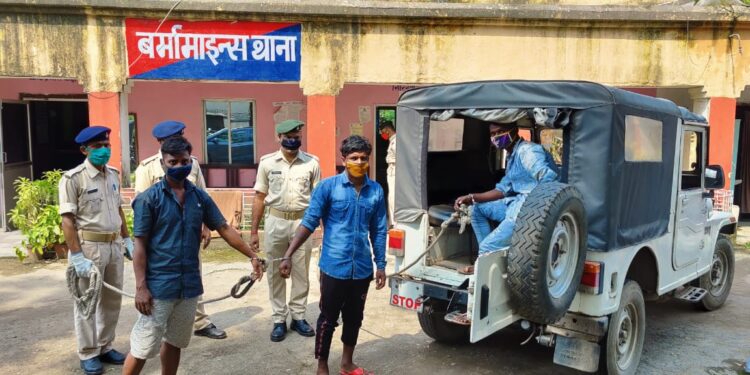 jamshedpur-police-success-टाटा स्टील के बर्मामाइंस ट्रांस्पोर्ट पार्किंग में लूटपाट करने वाले तीन अपराधी पकड़ाये, एक पहले भी जा चुका है जेल, लूटे गये सामान बरामद