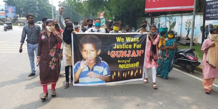 jamshedpur-sonari-girl-child-murder-सोनारी में बच्ची की हत्या करने वाले को फांसी पर लटकाने की मांग को लेकर उठने लगी आवाज, हत्या की कहानी पर भी लोगों को विश्वास नहीं, मांग रहे बेहतर जांच-video jamshedpur-sonari-girl-child-murder-सोनारी में बच्ची की हत्या करने वाले को फांसी पर लटकाने की मांग को लेकर उठने लगी आवाज, हत्या की कहानी पर भी लोगों को विश्वास नहीं, मांग रहे बेहतर जांच-video