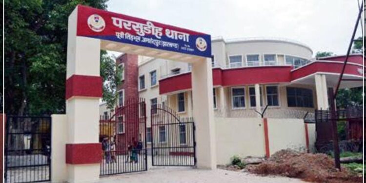 Jamshedpur : Five-thieves-arrested-in-Kitadih : कीताडीह की हार्डवेयर दुकान से चोरी मामले में पुलिस ने पांच चोरों को पकड़ा