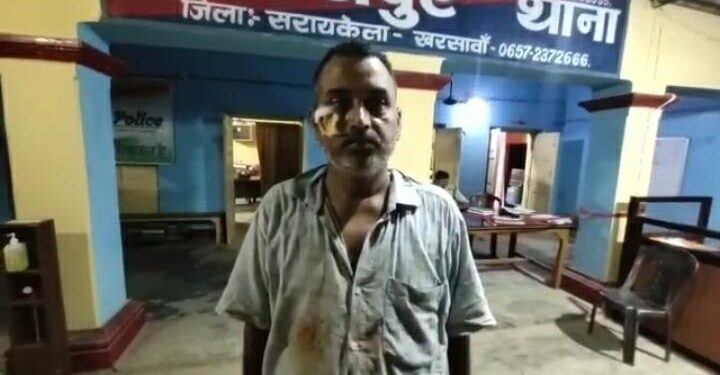 sharpbharat-impact-सरायकेला-खरसावां जिला प्रशासन शार्प भारत की खबर के बाद हरकत में आया, डायन-बिसाही के मामले की जांच करने पहुंचे एसडीपीओ और थानेदार, यथास्थिति बहाल रखने का आदेश sharpbharat-impact-सरायकेला-खरसावां जिला प्रशासन शार्प भारत की खबर के बाद हरकत में आया, डायन-बिसाही के मामले की जांच करने पहुंचे एसडीपीओ और थानेदार, यथास्थिति बहाल रखने का आदेश
