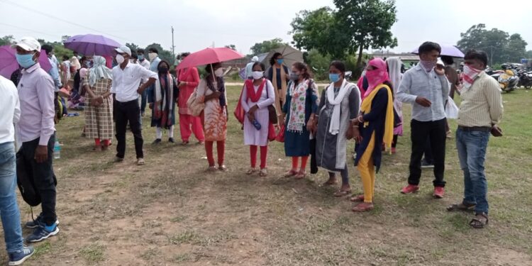 jharkhand-high-court-झारखंड हाईकोर्ट के नियोजन नीति के फैसले के खिलाफ एकजुट हुए शिक्षक, सुप्रीम कोर्ट में देंगे फैसले को चुनौती, जमशेदपुर, पश्चिम सिंहभूम और सरायकेला-खरसावां के शिक्षक गोलबंद, पूर्व मुख्यमंत्री रघुवर दास ने हेमंत सोरेन सरकार को बताया युवाओं का रोजगार छिनने के लिए दोषी jharkhand-high-court-झारखंड हाईकोर्ट के नियोजन नीति के फैसले के खिलाफ एकजुट हुए शिक्षक, सुप्रीम कोर्ट में देंगे फैसले को चुनौती, जमशेदपुर, पश्चिम सिंहभूम और सरायकेला-खरसावां के शिक्षक गोलबंद, पूर्व मुख्यमंत्री रघुवर दास ने हेमंत सोरेन सरकार को बताया युवाओं का रोजगार छिनने के लिए दोषी