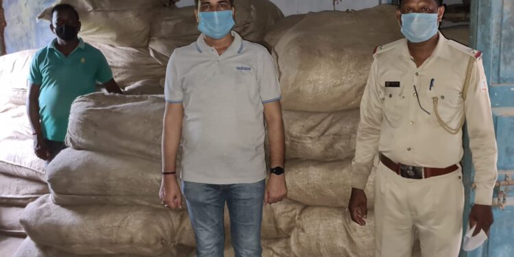 Jamshedpur-rural : धालभूमगढ़ पुलिस ने 40 बोरा गुटखा समेत ट्रक को किया जब्त, मामला दर्ज