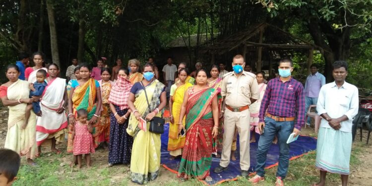 jamshedpur-rural-पद्मश्री जमुना टुडू ने वन सुरक्षा समिति के साथ की बैठक, पोचापानी समिति का पुनर्गठन, मुगली मांडी अध्यक्ष व जमुना मांडी बनीं उपाध्यक्ष