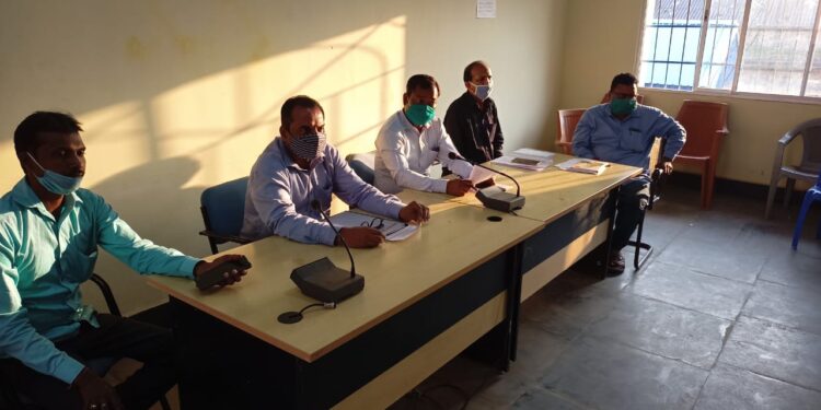 jamshedpur-rural-बीडीओ ने बीएलबीसी की बैठक में बैंकर्स को योजनाओं की राशि से लोन रिकवरी की राशि नहीं काटने का दिया निर्देश jamshedpur-rural-बीडीओ ने बीएलबीसी की बैठक में बैंकर्स को योजनाओं की राशि से लोन रिकवरी की राशि नहीं काटने का दिया निर्देश
