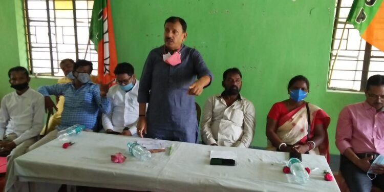 jamshedpur-rural-चाकुलिया गौशाला परिसर में किसान चौपाल आयोजित, कांग्रेस ने किसानों को छला व भाजपा ने हक व अधिकार देने का काम किया:गोस्वामी jamshedpur-rural-चाकुलिया गौशाला परिसर में किसान चौपाल आयोजित, कांग्रेस ने किसानों को छला व भाजपा ने हक व अधिकार देने का काम किया:गोस्वामी