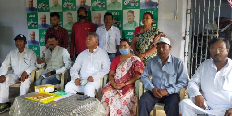 Jamshedpur : सरना कोड के लिए तीन बड़े संगठनों की बैठक में लिया गया निर्णय, 15 अक्टूबर को चक्का जाम व व 6 दिसंबर को रेल-रोड चक्का जाम आंदोलन
