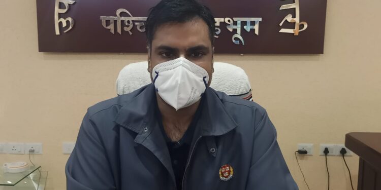 West Singhbhum : त्योहार के मद्देनजर ग्रामीण व शहरी क्षेत्रों में चलेगा विशेष सफाई अभियान, उपायुक्त ने दिया निर्देश