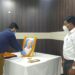 Jamshedpur : महात्मा गांधी को पुण्यतिथि पर डीसी, एसएसपी व पुलिसकर्मियों ने दी श्रद्धांजलि, लिया राष्ट्रपिता के आदर्शों पर चलने का संकल्प