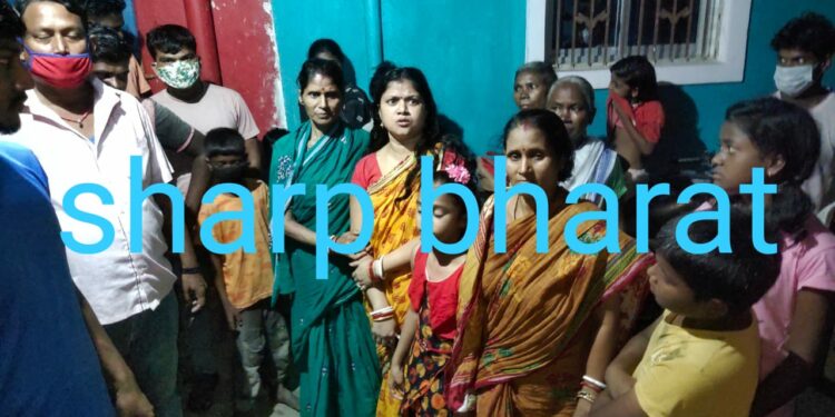 Jamshedpur-crime : सिदगोड़ा के कानू भट्ठा में प्रेम प्रसंग मामले में लड़के के घर लड़की के परिजनों ने की तोड़ फोड़, पुलिस को देखते ही लड़की के परिजन हुए फरार, दोनों पक्ष पहुंचे थाना