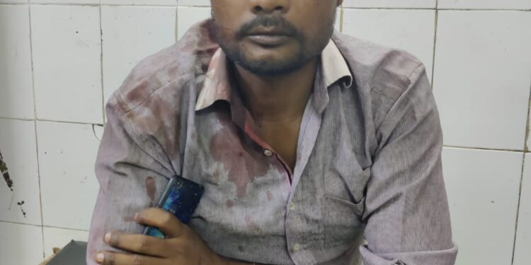 Jamshedpur-crime : सोनारी में घर के बाहर गाली गलौज कर रहे नशेड़ी को मना करने पर अन्य युवकों के साथ मिलकर चापड़ से मारकर किया घायल