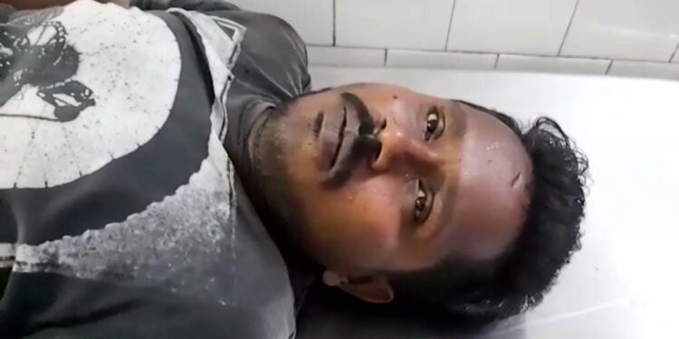 Jamshedpur-crime : बर्मामाइंस पार्किंग में छिनतई कर रहे थे युवक, विरोध करने गए ट्रांसपोर्टर को मारा चाकू, एक पकड़ाया Jamshedpur-crime : बर्मामाइंस पार्किंग में छिनतई कर रहे थे युवक, विरोध करने गए ट्रांसपोर्टर को मारा चाकू, एक पकड़ाया