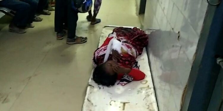 Jamshedpur-road-accident : हाता-चाईबासा मार्ग पर ऑटो ने स्कूटी को मारी टक्कर महिला समेत दो घायल Jamshedpur-road-accident : हाता-चाईबासा मार्ग पर ऑटो ने स्कूटी को मारी टक्कर महिला समेत दो घायल