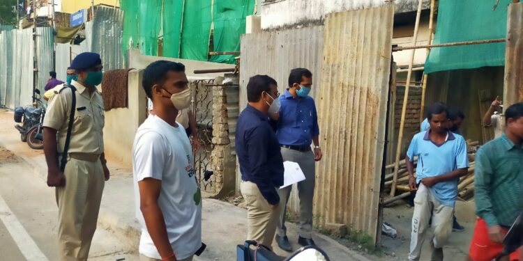 jamshedpur-notified-area-action-जमशेदपुर अक्षेस व एसडीओ की बड़ी कार्रवाई, कदमा में एक बिल्डिंग सील, 8 भवनों की होगी जांच jamshedpur-notified-area-action-जमशेदपुर अक्षेस व एसडीओ की बड़ी कार्रवाई, कदमा में एक बिल्डिंग सील, 8 भवनों की होगी जांच