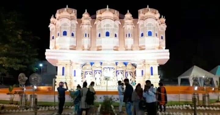 Adityapur-Durga-Puja : मान गए बाहुबली… सीमित संसाधनों के साथ उतार ही दिया जन्नत… आदित्यपुर में श्रद्धालुओं के लिए खुला जयराम यूथ स्पोर्टिंग का पूजा पंडाल Adityapur-Durga-Puja : मान गए बाहुबली… सीमित संसाधनों के साथ उतार ही दिया जन्नत… आदित्यपुर में श्रद्धालुओं के लिए खुला जयराम यूथ स्पोर्टिंग का पूजा पंडाल