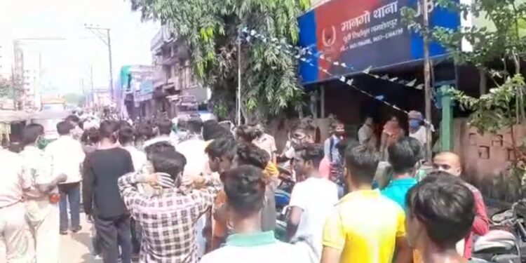 Saraikela-Mango : छऊ नृत्य के बाद अब आम की पैदावार में भी अपनी पहचान बना रहा सरायकेला, सरकारी उद्यान से अन्य राज्यों में भेजा जा रहा आम