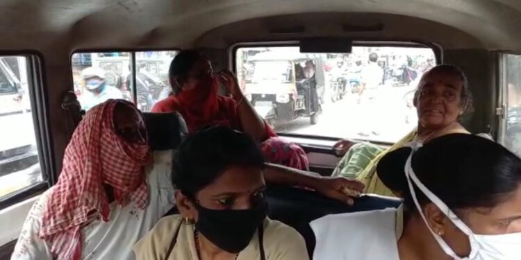 Saraikela-Kapali-Crime : कपाली में प्लंबर की चाकू मारकर हत्या, बंद घर में शव मिलने के बाद हड़कंप, दूसरी पत्नी लापता, क्या कहा मृतक के भाई ने-देखें-Video