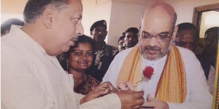 Jamshedpur : अमित शाह को जन्मदिन पर राजेश शुक्ल ने दी बधाई, गरीबों में किया खाद्य सामग्री का वितरण Jamshedpur : अमित शाह को जन्मदिन पर राजेश शुक्ल ने दी बधाई, गरीबों में किया खाद्य सामग्री का वितरण