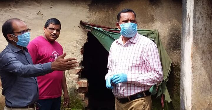 jamshedpur-rural-उप विकास आयुक्त ने गुड़ाबांदा के विभिन्न विकास योजनाओं का किया निरीक्षण, दिए आवश्यक दिशा-निर्देश jamshedpur-rural-उप विकास आयुक्त ने गुड़ाबांदा के विभिन्न विकास योजनाओं का किया निरीक्षण, दिए आवश्यक दिशा-निर्देश