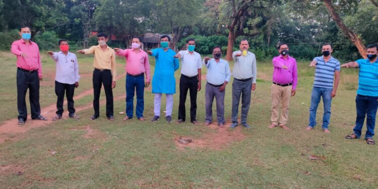 Jamshedpur-rural : अखिल झारखंड प्राथमिक शिक्षक संघ चाकुलिया प्रखंड कमेटी का चुनाव, मनिन्द्र नाथ टुडू बने प्रखंड अध्यक्ष Jamshedpur-rural : अखिल झारखंड प्राथमिक शिक्षक संघ चाकुलिया प्रखंड कमेटी का चुनाव, मनिन्द्र नाथ टुडू बने प्रखंड अध्यक्ष