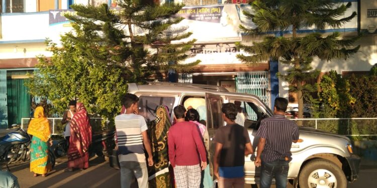 West_Singhbhum-Accident : अज्ञात वाहन के चपेट में आकर वृद्धा घायल, हालत गंभीर, टीएमएच रेफर
