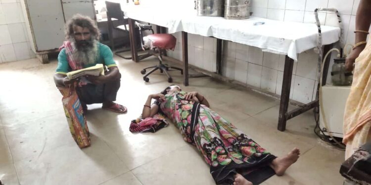 jamshedpur-सीतारामडेरा में जमीन विवाद को लेकर एक ही परिवार के लोग आपस मे भिड़े, देवर ने भाभी को मारकर किया घायल, एमजीएम मे भर्ती jamshedpur-सीतारामडेरा में जमीन विवाद को लेकर एक ही परिवार के लोग आपस मे भिड़े, देवर ने भाभी को मारकर किया घायल, एमजीएम मे भर्ती