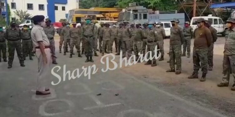 jamshedpur-durga-puja-जमशेदपुर पुलिस ने कसी कमर रहें सावधान, पूजा में चप्पे-चप्पे की निगरानी में पुलिस की तैनाती jamshedpur-durga-puja-जमशेदपुर पुलिस ने कसी कमर रहें सावधान, पूजा में चप्पे-चप्पे की निगरानी में पुलिस की तैनाती