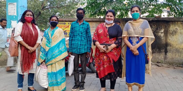 jamshedpur-ngo-seva-sansthan-जुलाई माह से एमजीएम के कोविड वार्ड में भर्ती थी मरीज, सेवा संस्था के लोगों ने कराया डिस्चार्ज