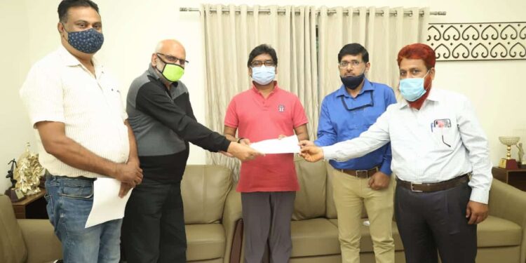 jharkhand-journalist-association-मुख्यमंत्री हेमंत सोरेन से मिला झारखंड जर्नलिस्ट एसोसिएशन का प्रतिनिधि, गंभीर रुप से बीमार दस पत्रकारों को सरकार देगी आर्थिक सहायता, पत्रकार पेंशन योजना की होगी शुरुआत jharkhand-journalist-association-मुख्यमंत्री हेमंत सोरेन से मिला झारखंड जर्नलिस्ट एसोसिएशन का प्रतिनिधि, गंभीर रुप से बीमार दस पत्रकारों को सरकार देगी आर्थिक सहायता, पत्रकार पेंशन योजना की होगी शुरुआत