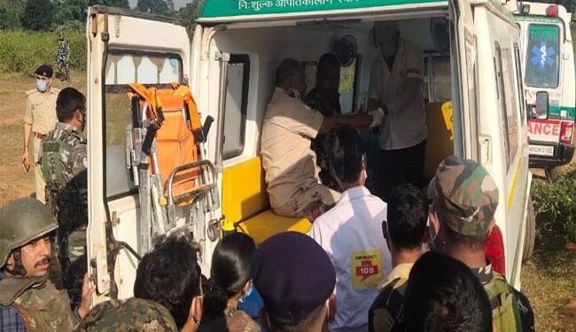 Jharkhand-naxal-attack-माओवादियों व पुलिस जवानों के बीच भीषण मुठभेड़, नक्सलियों ने किया आइइडी ब्लास्ट, 2 जवान घायल, accident-सीआरपीएफ जवानों की गाड़ी दुर्घटनाग्रस्त, 10 घायल