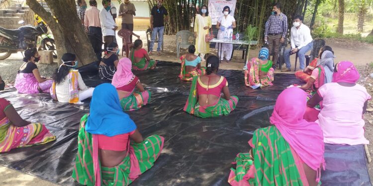 jamshedpur- rural- एनइपी निदेशक सह वरीय पदाधिकारी ज्योत्सना सिंह ने दीदी बाड़ी योजना का किया शुभारंभ