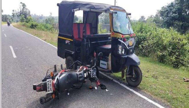 West-Singhbhum-Road-Accident : कुमारडुंगी में टेंप्पो व मोटरसाइकिल में हुई भिड़ंत, दो की मौत West-Singhbhum-Road-Accident : कुमारडुंगी में टेंप्पो व मोटरसाइकिल में हुई भिड़ंत, दो की मौत
