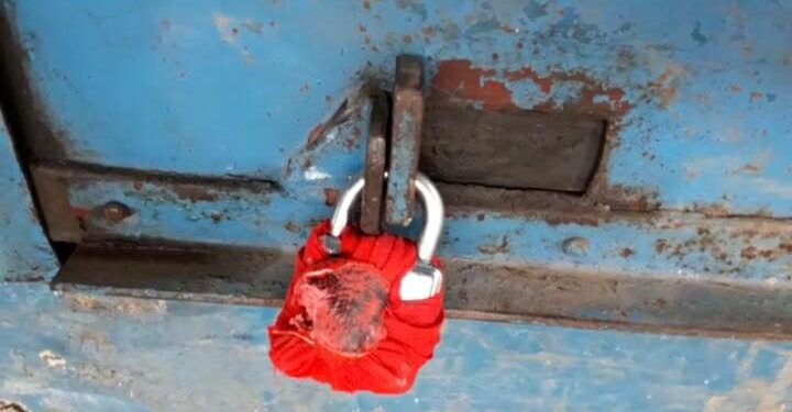 jamshedpur-administration-action-जमशेदपुर में आपके रसोई तक पहुंचने वाले गैस सिलेंडर से हो रही गैस की चोरी, भुइयांडीह और सीतारामडेरा में लगातार दूसरे दिन छापा, अवैध गैस गोदाम सील, public-alert-बिना गैस का वजन जांचे नहीं लें रसोई गैस, जानें कैसे चोरी हो रहा आपके हिस्से का गैस, क्या करें, कितना होता है वजन-video jamshedpur-administration-action-जमशेदपुर में आपके रसोई तक पहुंचने वाले गैस सिलेंडर से हो रही गैस की चोरी, भुइयांडीह और सीतारामडेरा में लगातार दूसरे दिन छापा, अवैध गैस गोदाम सील, public-alert-बिना गैस का वजन जांचे नहीं लें रसोई गैस, जानें कैसे चोरी हो रहा आपके हिस्से का गैस, क्या करें, कितना होता है वजन-video