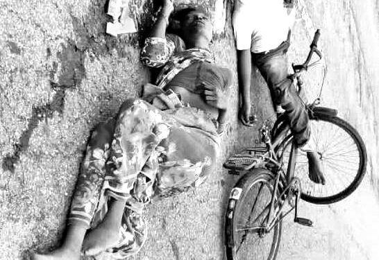 West-singhbhum-accident : सड़क हादसे में मनोहरपुर साइडिंग के रहने वाले व्यक्ति की मौत, पत्नी गंभीर रूप से घायल