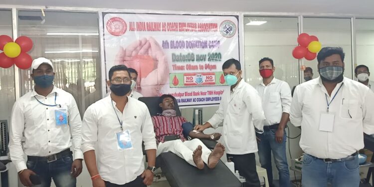 Jamshedpur-Blood-donation-camp : चार साहिबजादों की याद में मानगो गुरुद्वारा में लगा रक्तदान शिविर, 126 यूनिट रक्त संग्रह Jamshedpur-Blood-donation-camp : चार साहिबजादों की याद में मानगो गुरुद्वारा में लगा रक्तदान शिविर, 126 यूनिट रक्त संग्रह