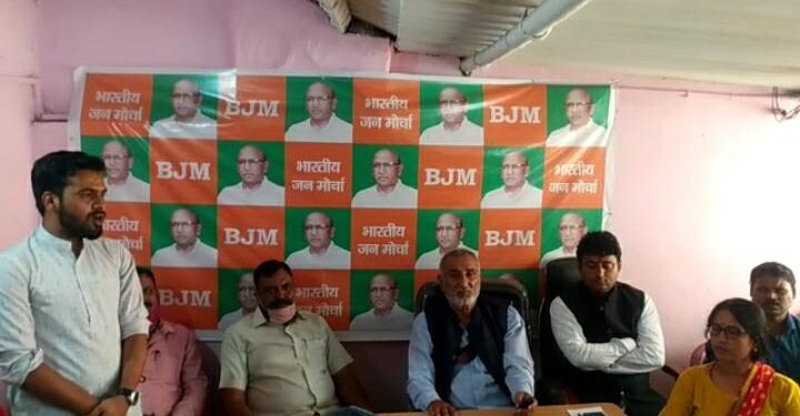 Jamshedpur : भाजमो नेता व साकची बाजार के व्यापारियों ने की जुस्को के वरिष्ठ महाप्रबंधक से मुलाकात, बाजार की समस्याओं से अवगत कराया, मिला आश्वासन
