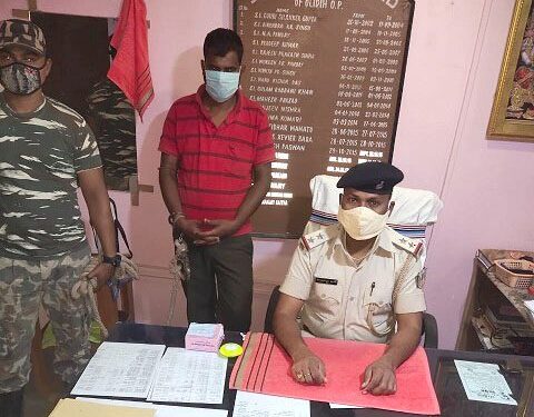 Jamshedpur-theft : बाइक चोरी मामले में जेल भेजे गए राजा बनर्जी के भाई को भी पुलिस ने पश्चिम बंगाल से किया गिरफ्तार, बाइक बेचने में देता था साथ, एक बाइक भी बरामद
