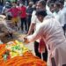 Jamshedpur : राजकीय सम्मान के साथ प्रोफेसर दिगंबर हांसदा को दी गयी अंतिम विदाई, बिष्टुपुर पार्वती घाट पर हुआ अंतिम संस्कार