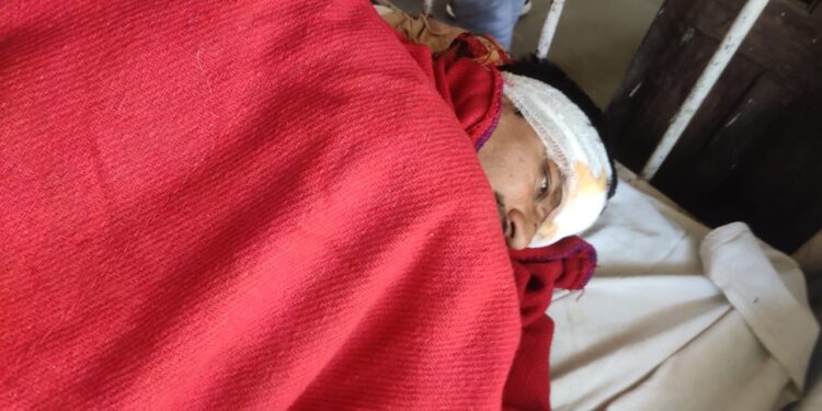 jamshedpur-people-died-in-accident-hazaribagh-सिवान से जमशेदपुर लौट रही गाड़ी हजारीबाग में दुर्घटनाग्रस्त, बागबेड़ा के एक ही परिवार के 4 लोग घायल, एक की मौत jamshedpur-people-died-in-accident-hazaribagh-सिवान से जमशेदपुर लौट रही गाड़ी हजारीबाग में दुर्घटनाग्रस्त, बागबेड़ा के एक ही परिवार के 4 लोग घायल, एक की मौत