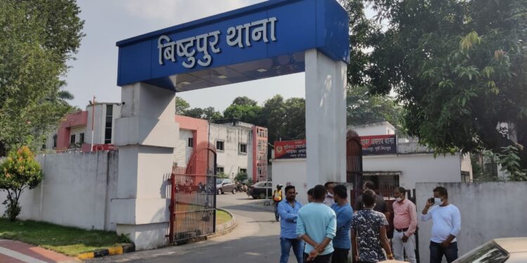 Jamshedpur-crime : बागबेड़ा के तड़ीपार रंजीत साहू को बिष्टुपुर पुलिस ने किया गिरफ्तार, थाने में कर रही पूछताछ
