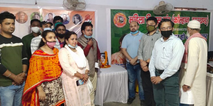 Jamshedpur : ऑल इंडिया प्रोफेशनल्स कांग्रेस जमशेदपुर एवं महिला विकास मंच ने किया निःशुल्क नेत्र जांच शिविर का आयोजन, 200 लोगों की आंखों की हुई जांच