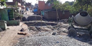 Jamshedpur : पुलिया निर्माण पूरा नहीं होने से दो हिस्सों में बंटे जुगसलाई व बागबेड़ा के लोग, दो महीने में भी पूरा नहीं हो सका पुलिया निर्माण, आवागमन ठप, लोग परेशान