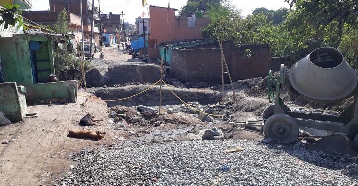 Jamshedpur : पुलिया निर्माण पूरा नहीं होने से दो हिस्सों में बंटे जुगसलाई व बागबेड़ा के लोग, दो महीने में भी पूरा नहीं हो सका पुलिया निर्माण, आवागमन ठप, लोग परेशान