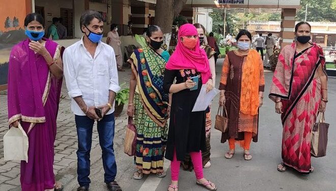 Jamshedpur-crime : पति कर रहा था बेचने का प्रयास, पीड़िता ने एसएसपी से मिलकर लगाई न्याय की गुहार, आठ लाख दहेज लेकर युवक ने रचाई थी दूसरी शादी, अब दो लाख के लिए कर रहा था प्रताड़ित-Video