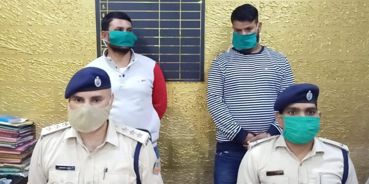 Jamshedpur-crime : रुपए के लेनदेन को लेकर ही दशरथ ने राहुल पर की थी फायरिंग, घटना के बाद विकास को दे दिया था हथियार, आईपीएल में सट्टेबाजी को लेकर अनुसंधान कर रही पुलिस Jamshedpur-crime : रुपए के लेनदेन को लेकर ही दशरथ ने राहुल पर की थी फायरिंग, घटना के बाद विकास को दे दिया था हथियार, आईपीएल में सट्टेबाजी को लेकर अनुसंधान कर रही पुलिस