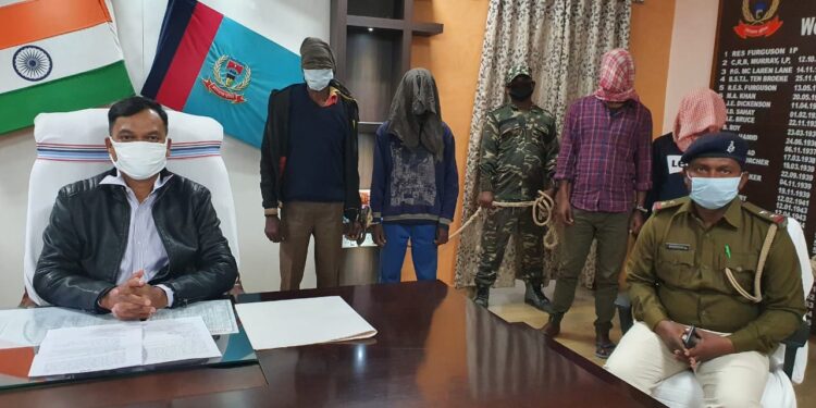 West-singhbhum : चाईबासा पुलिस को मिली बड़ी सफलता, मछु व सुरेश दस्ता के चार नक्सली गिरफ्तार, भेजा गया जेल West-singhbhum : चाईबासा पुलिस को मिली बड़ी सफलता, मछु व सुरेश दस्ता के चार नक्सली गिरफ्तार, भेजा गया जेल