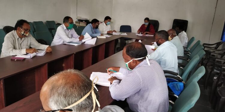 jamshedpur-rural-मुसाबनी बीडीओ प्रखंड कर्मियों के साथ बैठक कर मनरेगा योजना की समीक्षा की, 24 घंटे के अंदर जियो टैग करने का निर्देश jamshedpur-rural-मुसाबनी बीडीओ प्रखंड कर्मियों के साथ बैठक कर मनरेगा योजना की समीक्षा की, 24 घंटे के अंदर जियो टैग करने का निर्देश